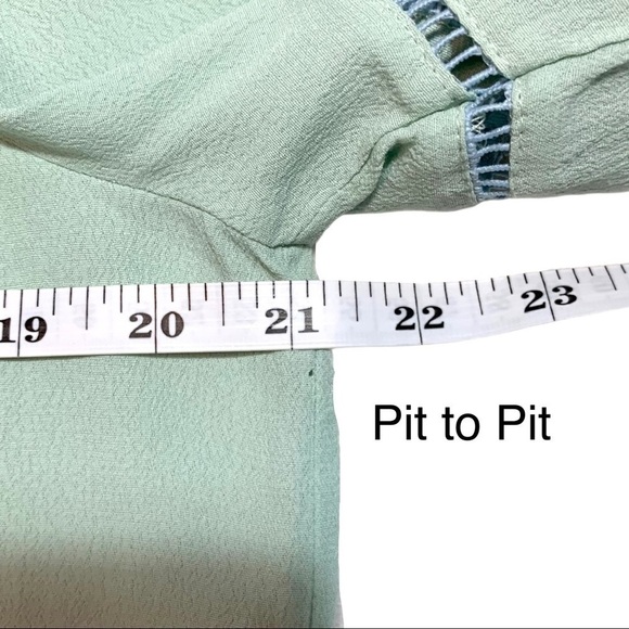 Francesca’s Quinn Peasant Embroidered Blouse Size Medium - Picture 7 of 12